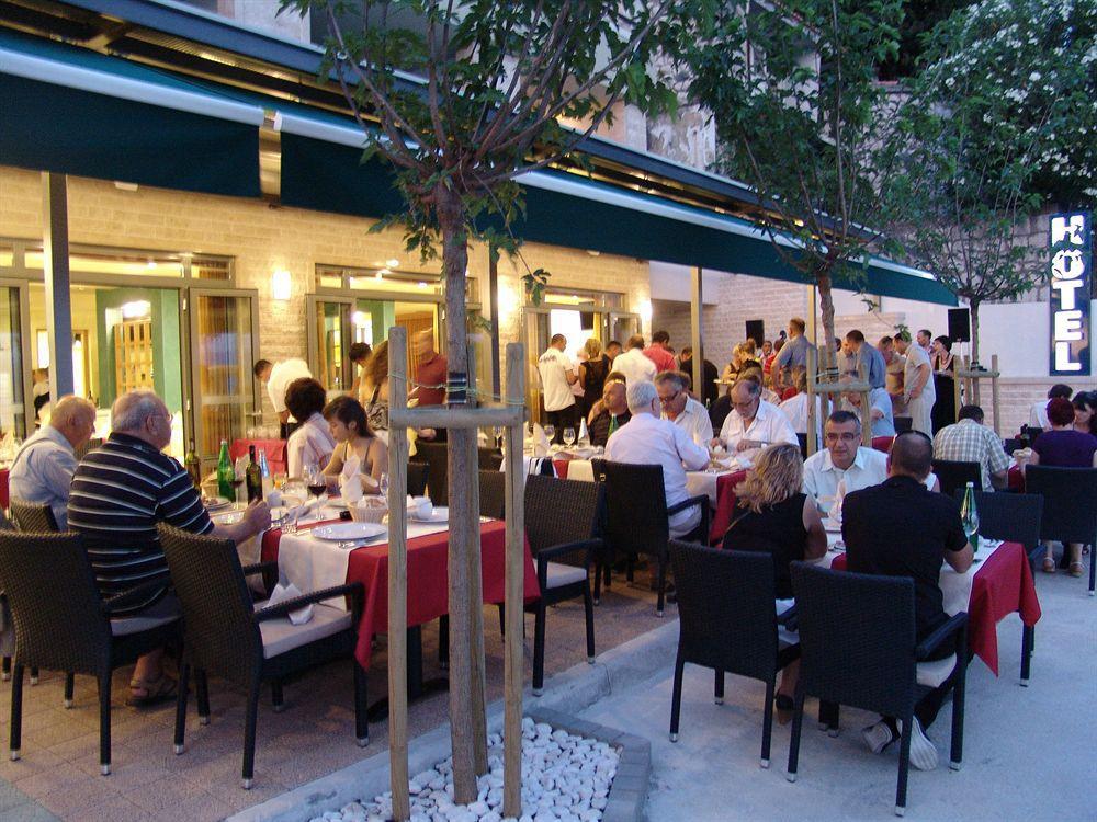 Hotel Saudade Gradac  Exteriör bild