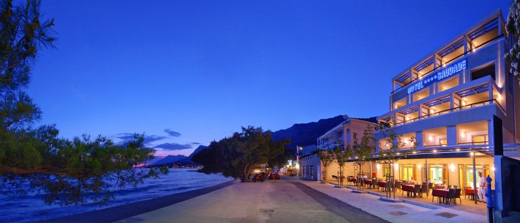 Hotel Saudade Gradac  Exteriör bild
